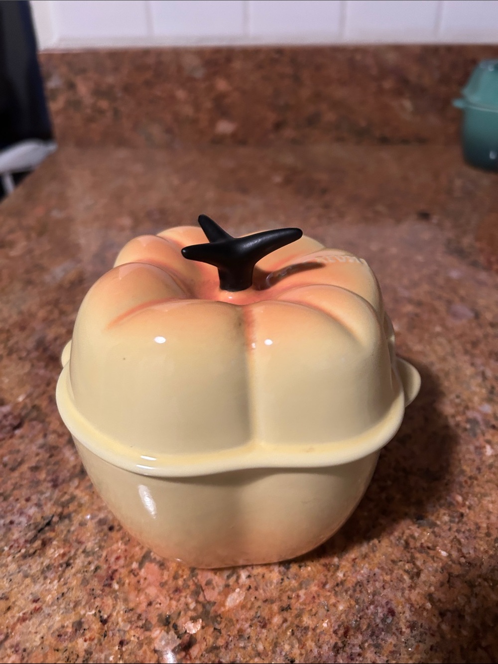 Euc! Le Creuset- bell pepper- Soleil